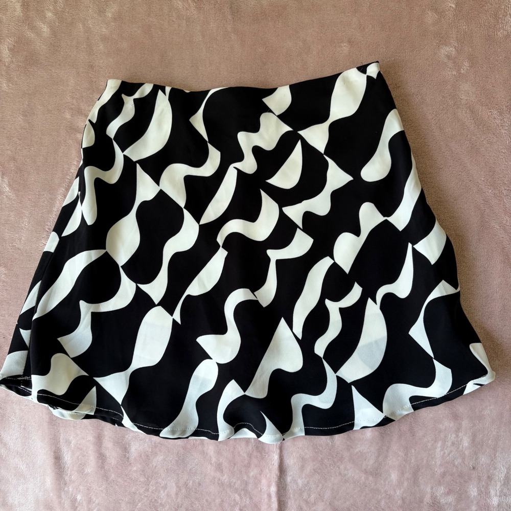 Cotton Candy LA Abstract Print Mini Skirt Black White Geometric Small NWT
